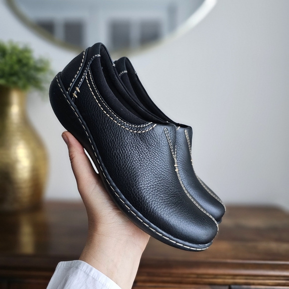 Clarks Women’s Ashland Joy Leather Slip-On Loafers Black Comfort Shoes Size 7M - Picture 3 of 14